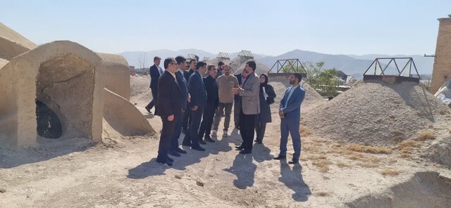 اوقاف داعیه مالکیت بازار اراک را دارد، اما برای رفع نواقص ایمنی آن اقدامی نمیکند