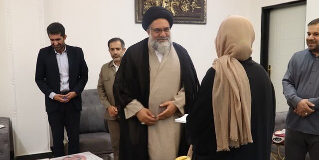 ارسال هدایای مقام معظم رهبری برای چهار قلوهای یاسوجی