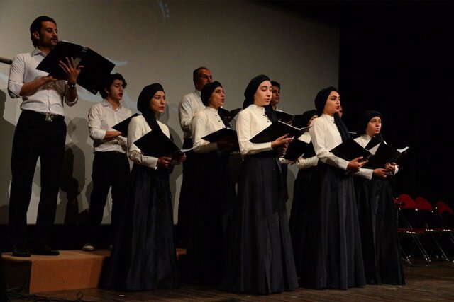 عکس تزئینی است برگزاری نخستین اجرای گروه کُر فرهنگسرای بهمن