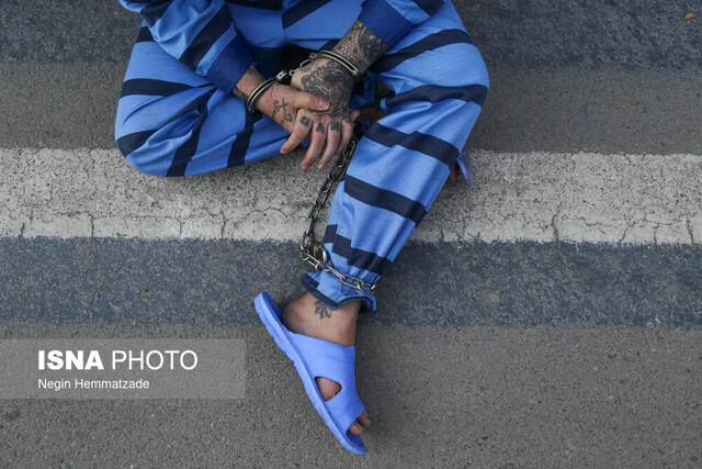 عکس تزئینی است دستگیری یک سوداگر مرگ با ۱۳۰ کیلوگرم شیشه در شرق تهران