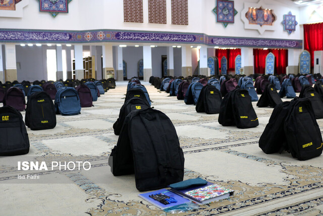 اهدای ۵۰۰۰ بسته ملزومات آموزشی به دانش آموزان تحت حمایت کمیته امداد کهگیلویه و بویراحمد