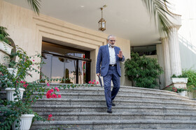 سیدمحمد حسینی معاون رییس جمهور در امور مجلس در حاشیه جلسه هیات دولت - ۲۶ مهر