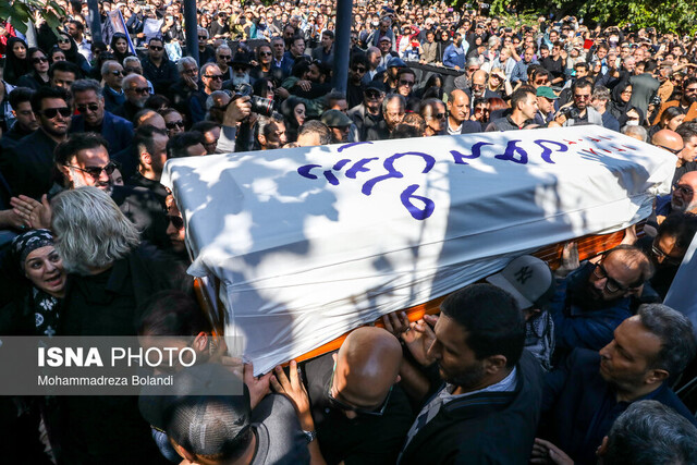 یک تشییع باشکوه و یک نکته یک تشییع باشکوه و یک نکته