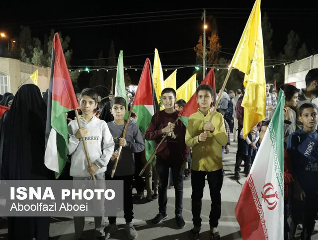 تجمع کودکان و مردم دارالولایه مهریز در حمایت از کودکان غزه