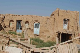 تخریب تدریجی یک روستای قاجاری