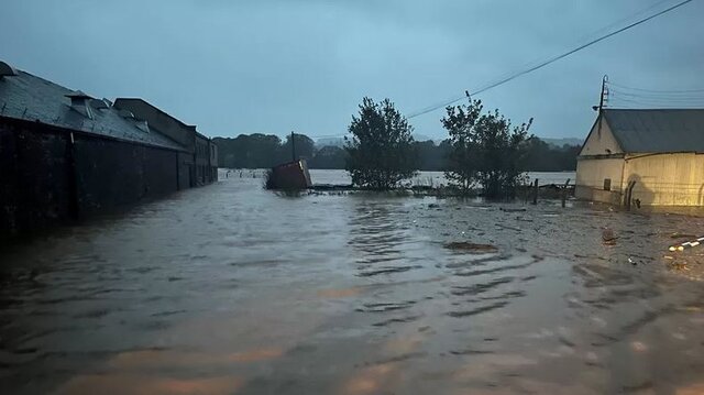 عکس تزئینی است سیل، هزاران نفر را در مالزی آواره کرد