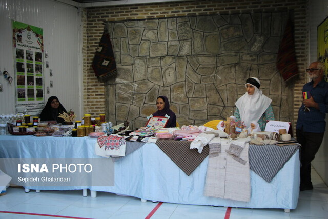 افتتاح نمایشگاه محصولات و عکس زرشک در بیرجند