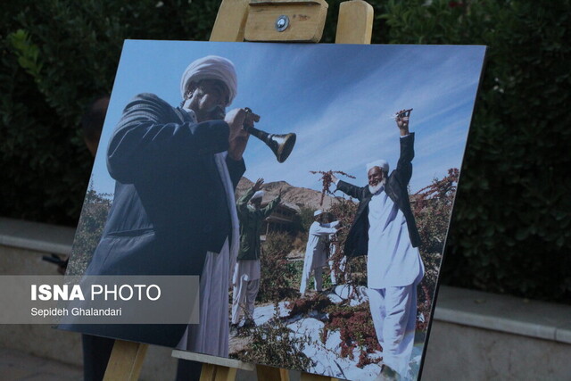 افتتاح نمایشگاه محصولات و عکس زرشک در بیرجند