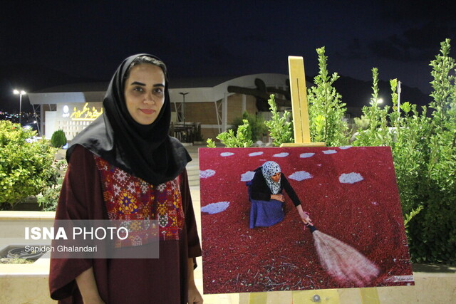 افتتاح نمایشگاه محصولات و عکس زرشک در بیرجند