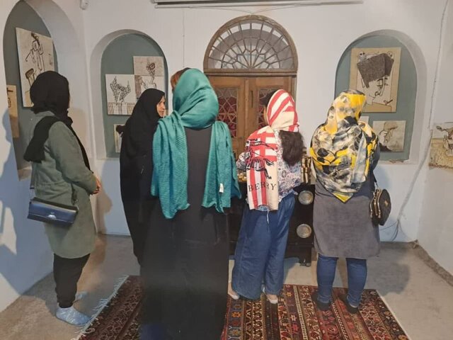 نمایشگاهی متفاوت با رنگ‌های طبیعی در مهدیشهر 
