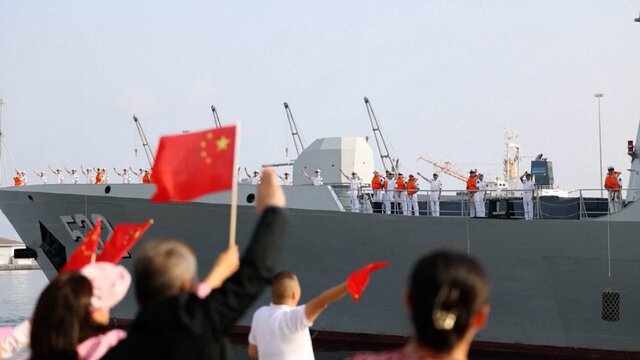 حضور نیروی دریایی چین در آبهای منطقه در پی بالا رفتن تنشها حضور نیروی دریایی چین در آبهای منطقه در پی بالا رفتن تنشها