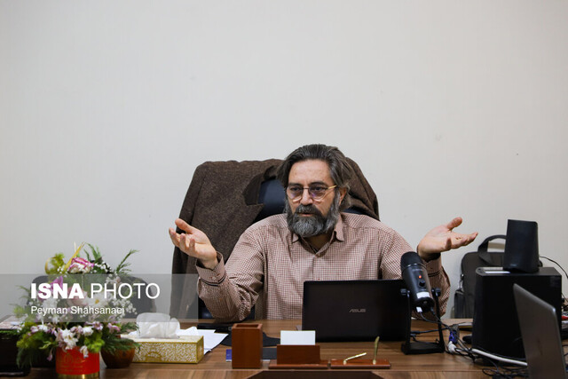 نگرش علمی در حوزه سیاست به سکولاریزم منتج شد