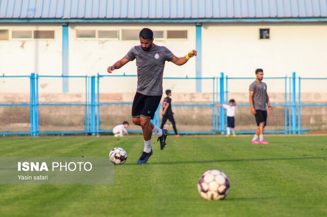 تمرین قوهای سپید برای مقابله با سرخ پوشان