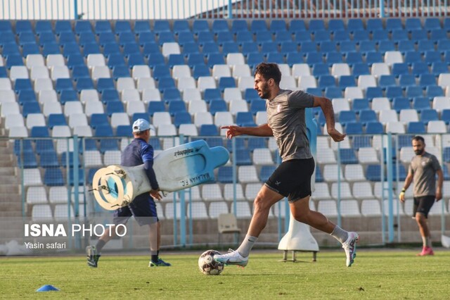 تمرین قوهای سپید برای مقابله با سرخ پوشان