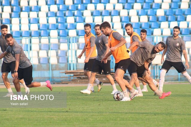 تمرین قوهای سپید برای مقابله با سرخ پوشان