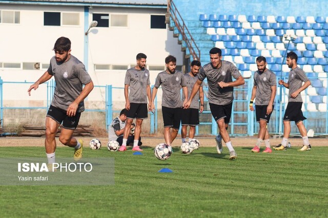 تمرین قوهای سپید برای مقابله با سرخ پوشان