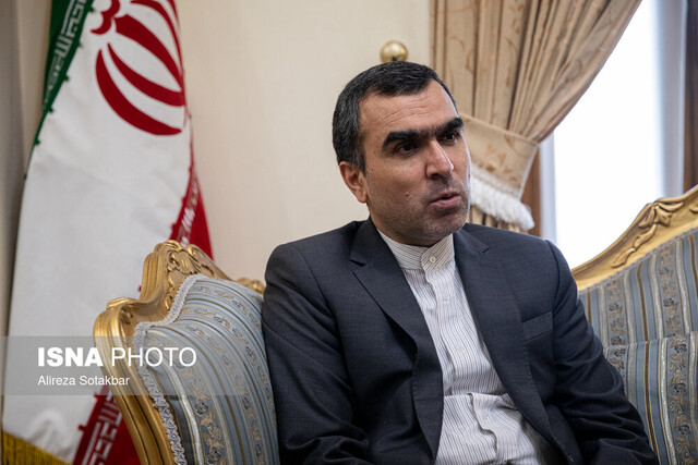 مهدی شوشتری مدیر کل غرب آسیا و شمال آفریقای وزارت خارجه جمهوری اسلامی ایران حماس بنایی برای نگه داشتن اسرا ندارد/ به لیبی و سودان سفیر اعزام میکنیم