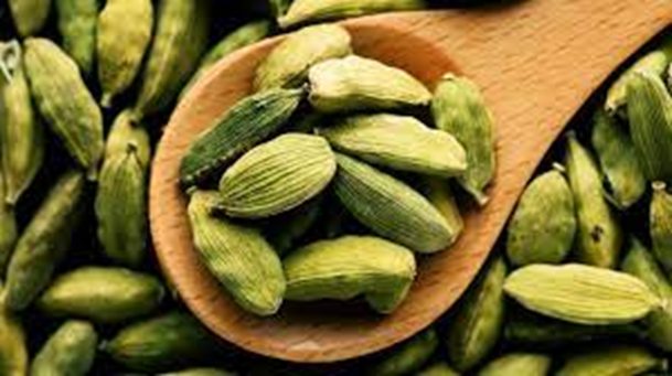 کدام ادویهها به کاهش وزن کمک میکند؟