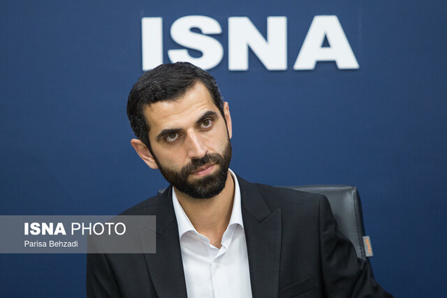 لباسی طراحی می کنیم که دهه هشتادی ها هم بپوشند/ ظرفیت لباس اقوام در آستانه انقراض!