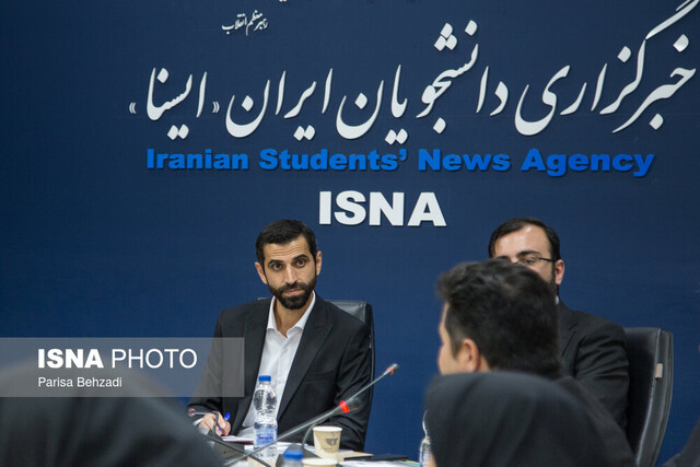 لباسی طراحی می کنیم که دهه هشتادی ها هم بپوشند/ ظرفیت لباس اقوام در آستانه انقراض!