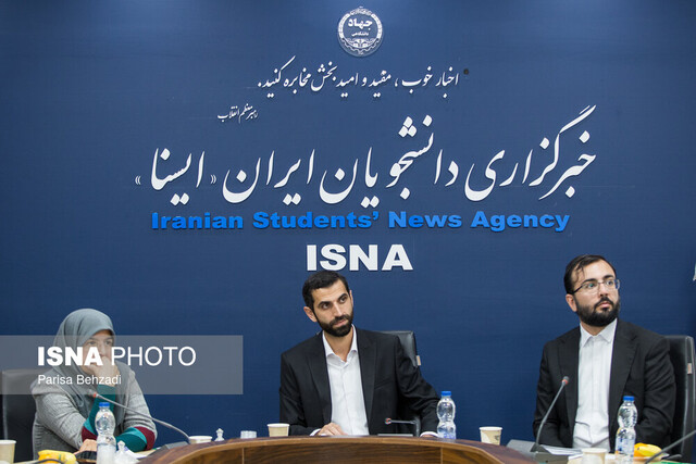 لباسی طراحی می کنیم که دهه هشتادی ها هم بپوشند/ ظرفیت لباس اقوام در آستانه انقراض!