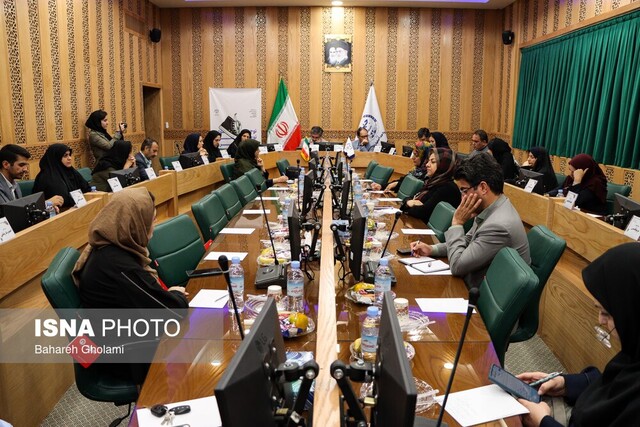 نوجوان نوجوی امروز؛ در کشاکش خلاقیت و بحران هویت نوجوان نوجوی امروز؛ در کشاکش خلاقیت و بحران هویت