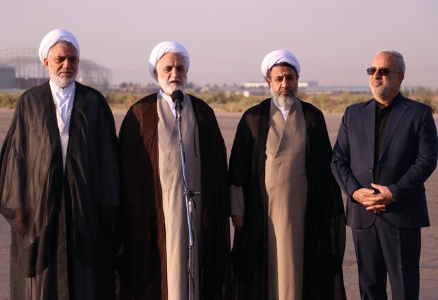 یکی از اهداف سفر به کرمان، کمک به رونق تولید است یکی از اهداف سفر به کرمان، کمک به رونق تولید است