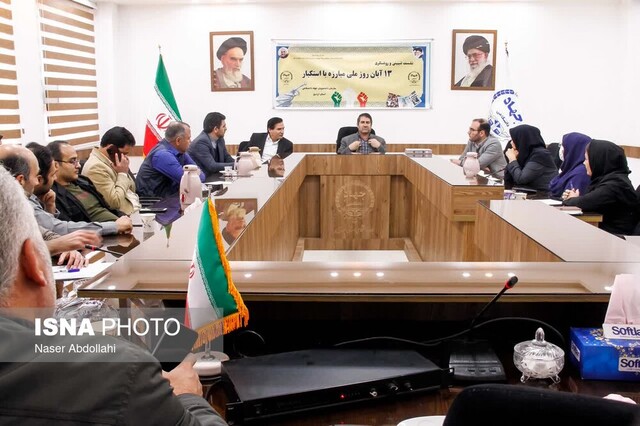 برگزاری نشست تبیینی و روشنگری استکبارستیزی در جهاددانشگاهی استان اردبیل