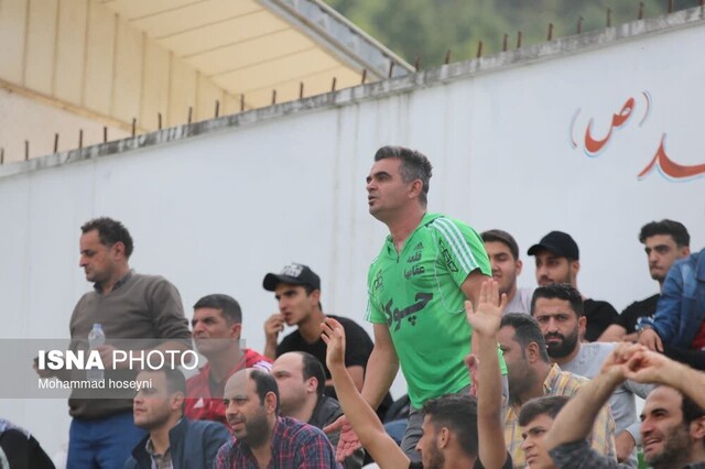 پرواز شیرین عقابها مقابل صدرنشین در آشیانه