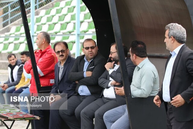 پرواز شیرین عقابها مقابل صدرنشین در آشیانه