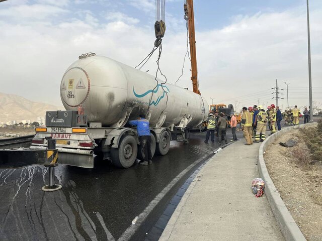 واژگونی تانکر حامل ۲۴ هزار لیتر گاز مایع در غرب تهران