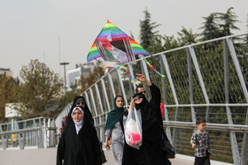 همایش خانوادگی «باد برمی خیزد»