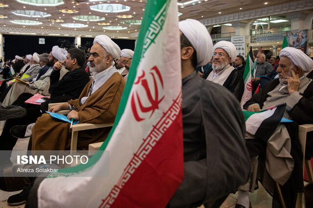 نمایندگان ولی‌فقیه: خودمان و دیگر صاحبان تریبون نباید به دوگانه سازش و جنگ‌طلبی دامن بزنیم