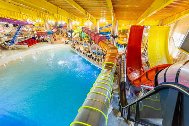 یک روز کامل تفریح در موجهای آبی مشهد فقط با ۱۵۰ هزار تومان