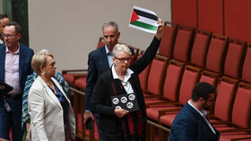 اعضای حزب سبز استرالیا در اعتراض به موضع حزب حاکم در قبال غزه، مجلس را ترک کردند