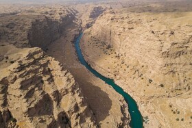 چالکندی یکی از مهمترین جاذبهها و تفرجگاههای گردشگری مردم محلی در تابستان است و مردم برای فرار از گرمای شهر به این منطقه خنک سفر میکنند. در این محوطه شرایط شنا، قایقسواری و ماهیگیری فراهم است.