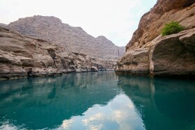 اطراف این منطقه جاهای دیدنی بسیاری از جمله، قلعه، آبشار، دره، حوضچه و روستاهای دیدنی وجود دارد.