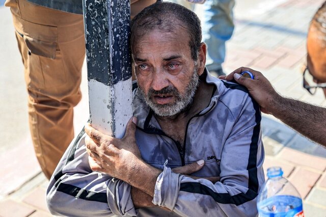 کارگران اخراج شده غزه از سرزمین‌های اشغالی: شکنجه و در قفس زندانی شدیم