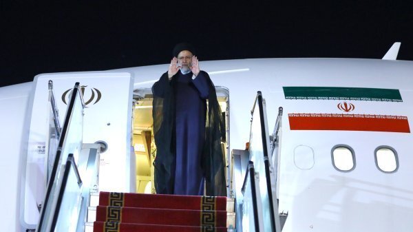 رئیس جمهور تهران را به مقصد مسکو ترک کرد رئیس جمهور تهران را به مقصد مسکو ترک کرد