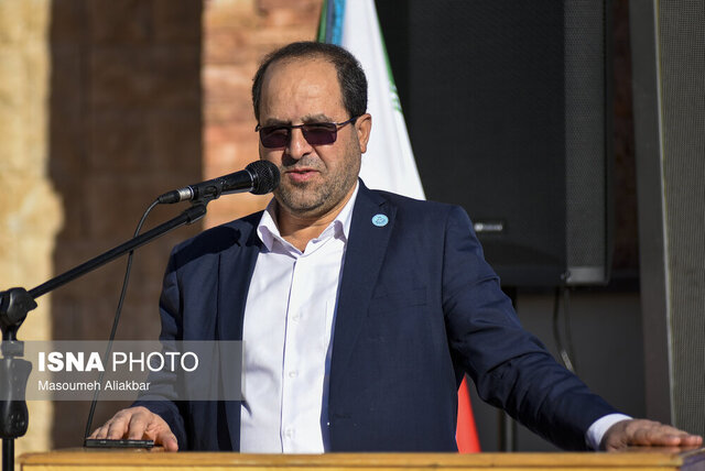 مسئولیتپذیری اجتماعی یک عنصر مهم در ادبیات علمی به حساب میآید مسئولیتپذیری اجتماعی یک عنصر مهم در ادبیات علمی به حساب میآید