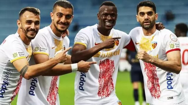 ۵+۱ ستاره غایب ایران در جام ملتهای آسیا