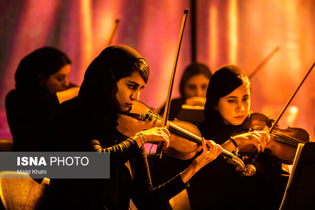 عکس آرشیوی وقتی که مخاطبان مات و مبهوت صحنه کنسرت را نگریستند!