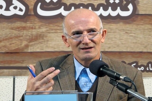 ما در کشور با بحران مرجعیت علمی دست به گریبان هستیم ما در کشور با بحران مرجعیت علمی دست به گریبان هستیم