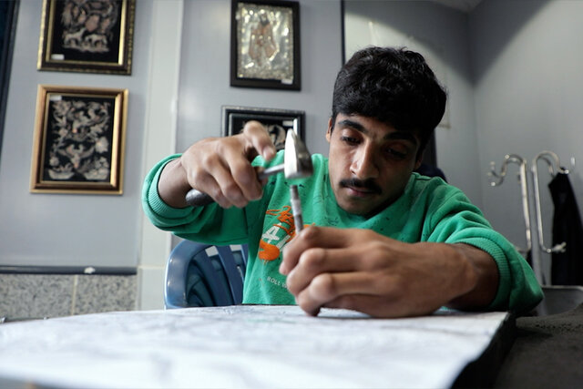 یک روز با توانیابان هنرمند/ اتاقهایی از آنِ آنها