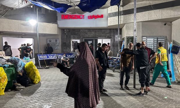 مسوول فلسطینی: ۳۲ تن در بیمارستان الشفاء به دلیل نبود تجهیزات به شهادت رسیدند مسوول فلسطینی: ۳۲ تن در بیمارستان الشفاء به دلیل نبود تجهیزات به شهادت رسیدند