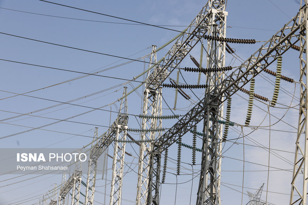 توسعه بیش از ۲۱ کیلومتر از شبکه برق شرق اهواز