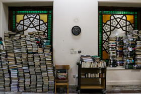در حال حاضر ۵ میلیون نسخه کتاب در کتابخانه آستان قدس نگهداری می‌شود.