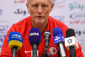 نشست خبری یورن اندرسن سرمربی تیم ملی هنگکنگ پیش از بازی با تیم ملی ایران