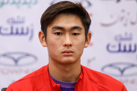 چان، بازیکن تیم ملی هنگ کنگ در نشست خبری