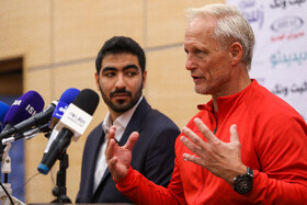 نشست خبری یورن اندرسن سرمربی تیم ملی هنگکنگ پیش از بازی با تیم ملی ایران